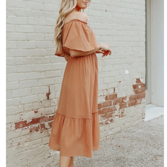New! Off the shoulder button detail clay midi dress - Picture 5 of 10